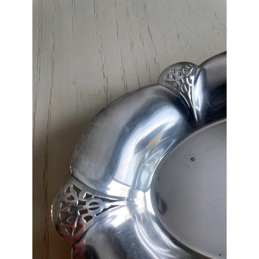WM Rogers Silverplate Serving Dish Oval Tray Ornate Scalloped Edges 419‎ Vintage